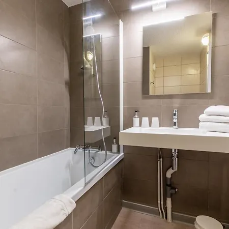 Hotel Cit'hôtel Le Dav Centre 2*
