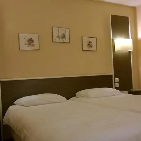 Cit'hôtel Le Dav Centre 2*