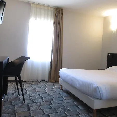 Cit'hôtel Le Dav Centre 2*
