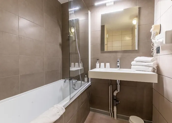 Hotel Cit'hotel Le Dav Centre 2*