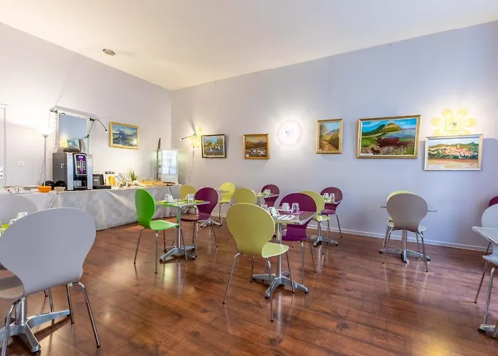 Cit'hotel Le Dav Centre 2* Clermont-Ferrand